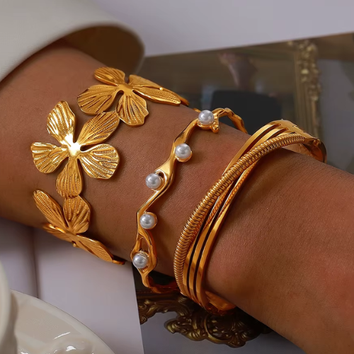 Bracelete Flor Banhado a Ouro 18K