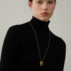 Colar longo Solenne com Pingente Banhado a ouro 18K