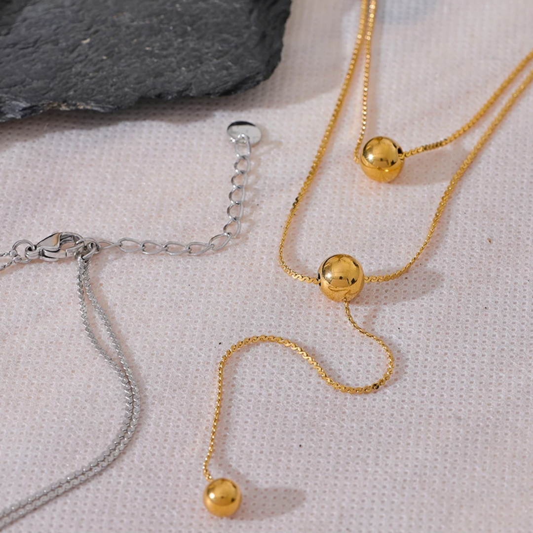 Colar Gravatinha Bolas Luxe