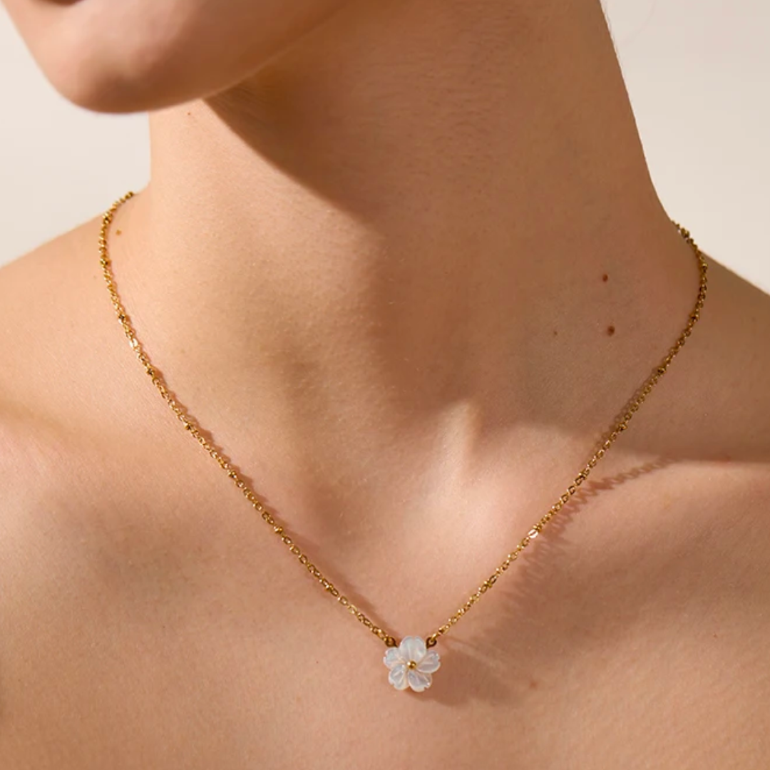 Colar com Pingente Flor Natural Shell Premium