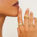 Anel com Zircônia Verde Banhado a Ouro 18K
