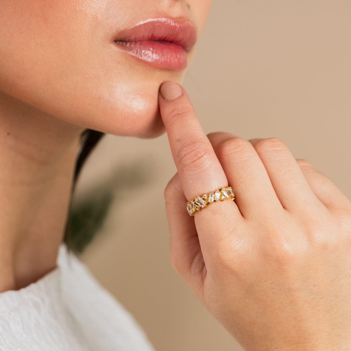 Anel Paris Cravejado com Zircônia Banhado a Ouro 18K