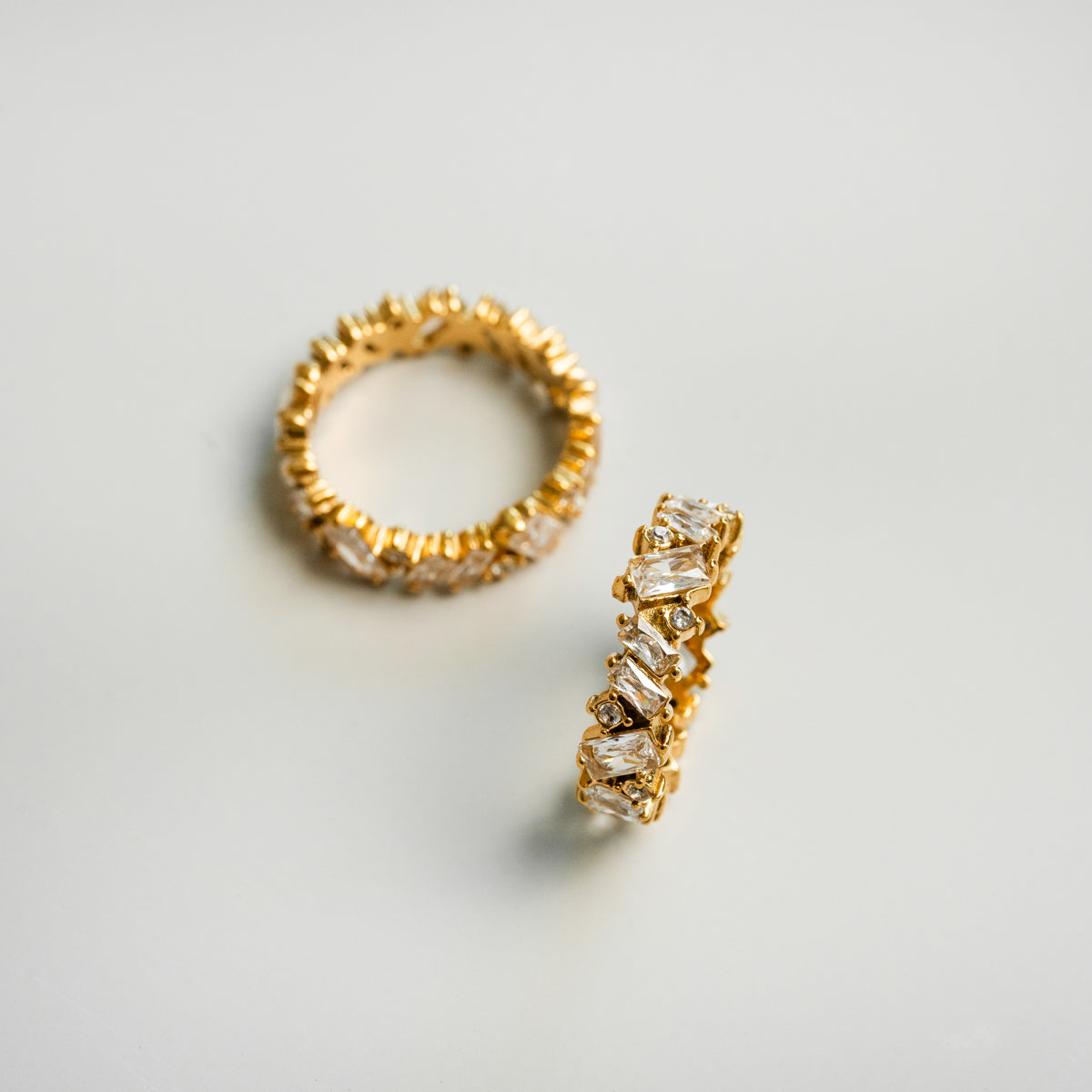 Anel Paris Cravejado com Zircônia Banhado a Ouro 18K