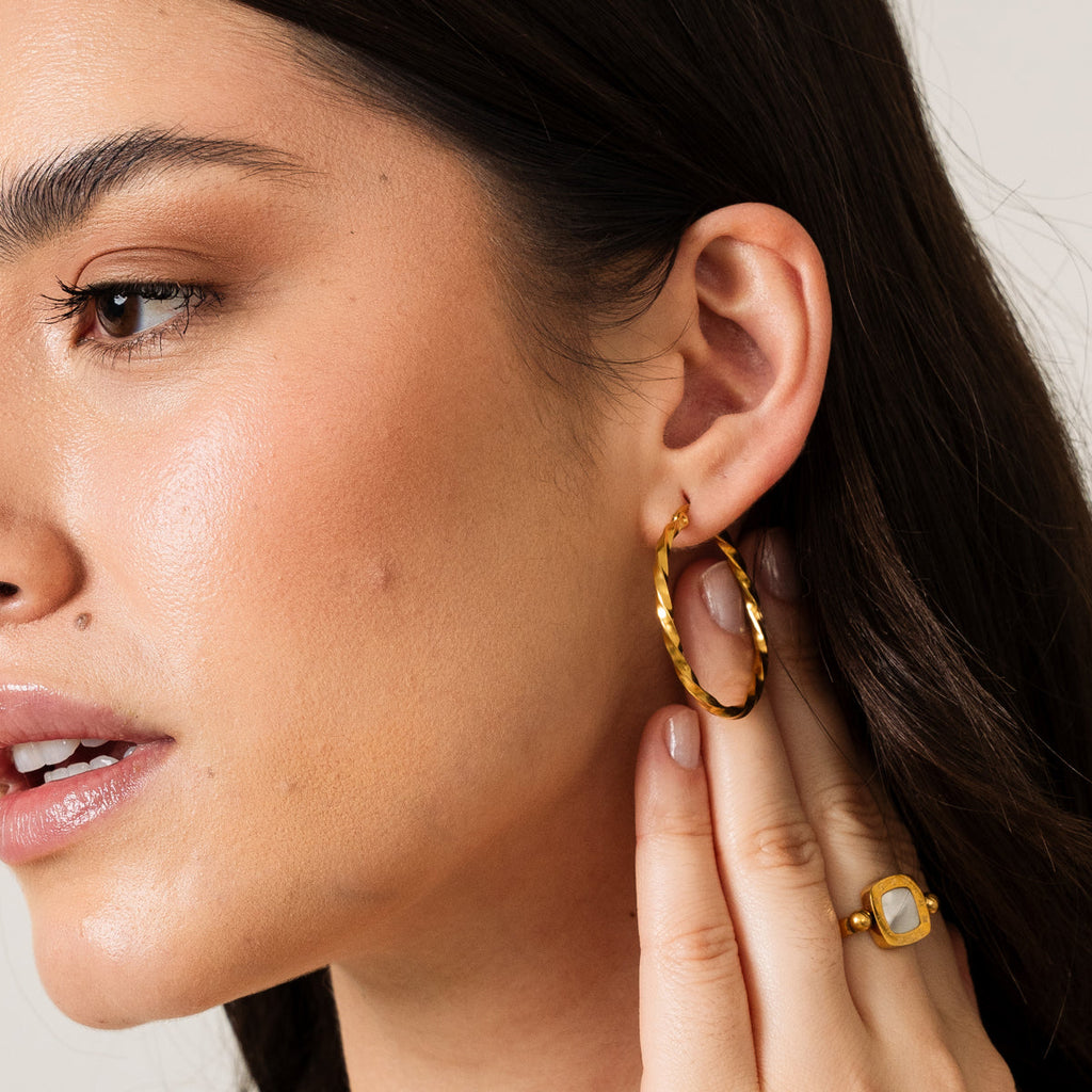 Brinco Argola Zuri Banhado a Ouro 18K