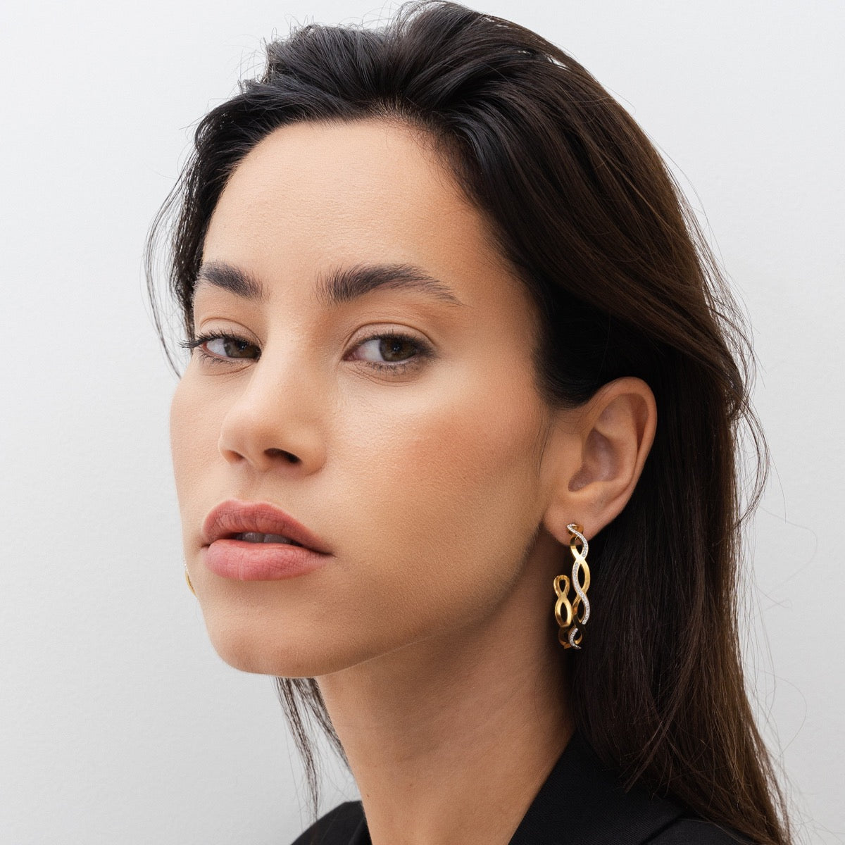Brinco de Argola Entrelaçada Banhada a Ouro 18K