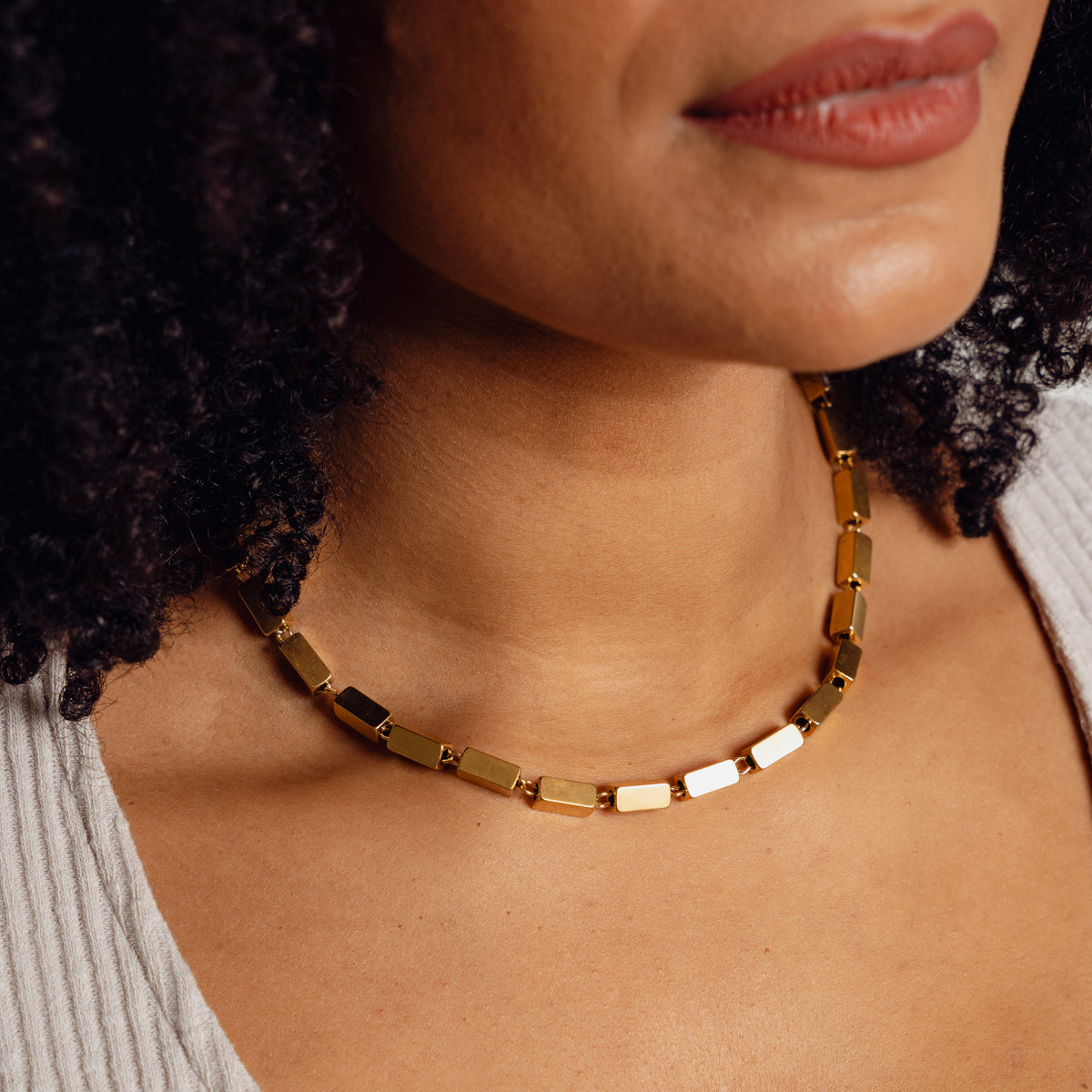 Colar Charme Retangular Banhado a Ouro 18K