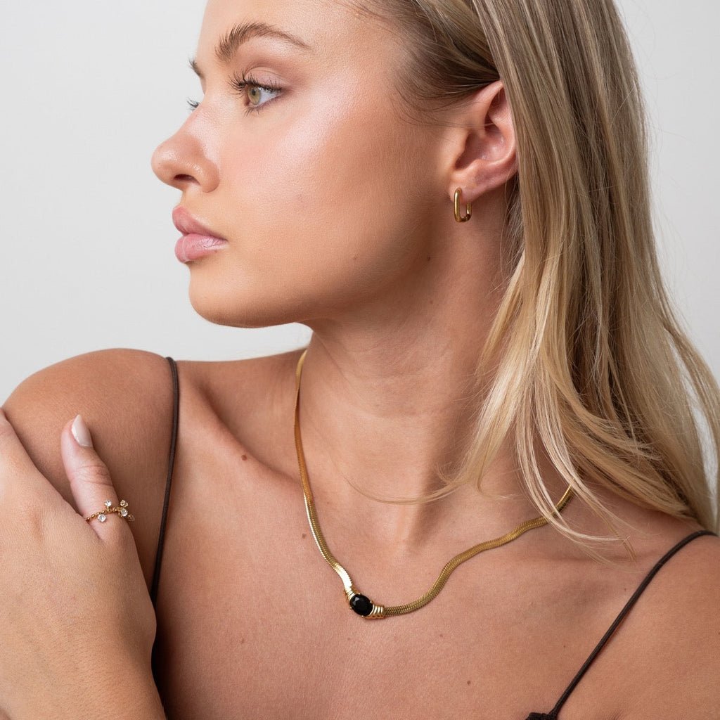Colar com Pedra de Onix Banhado a Ouro 18K