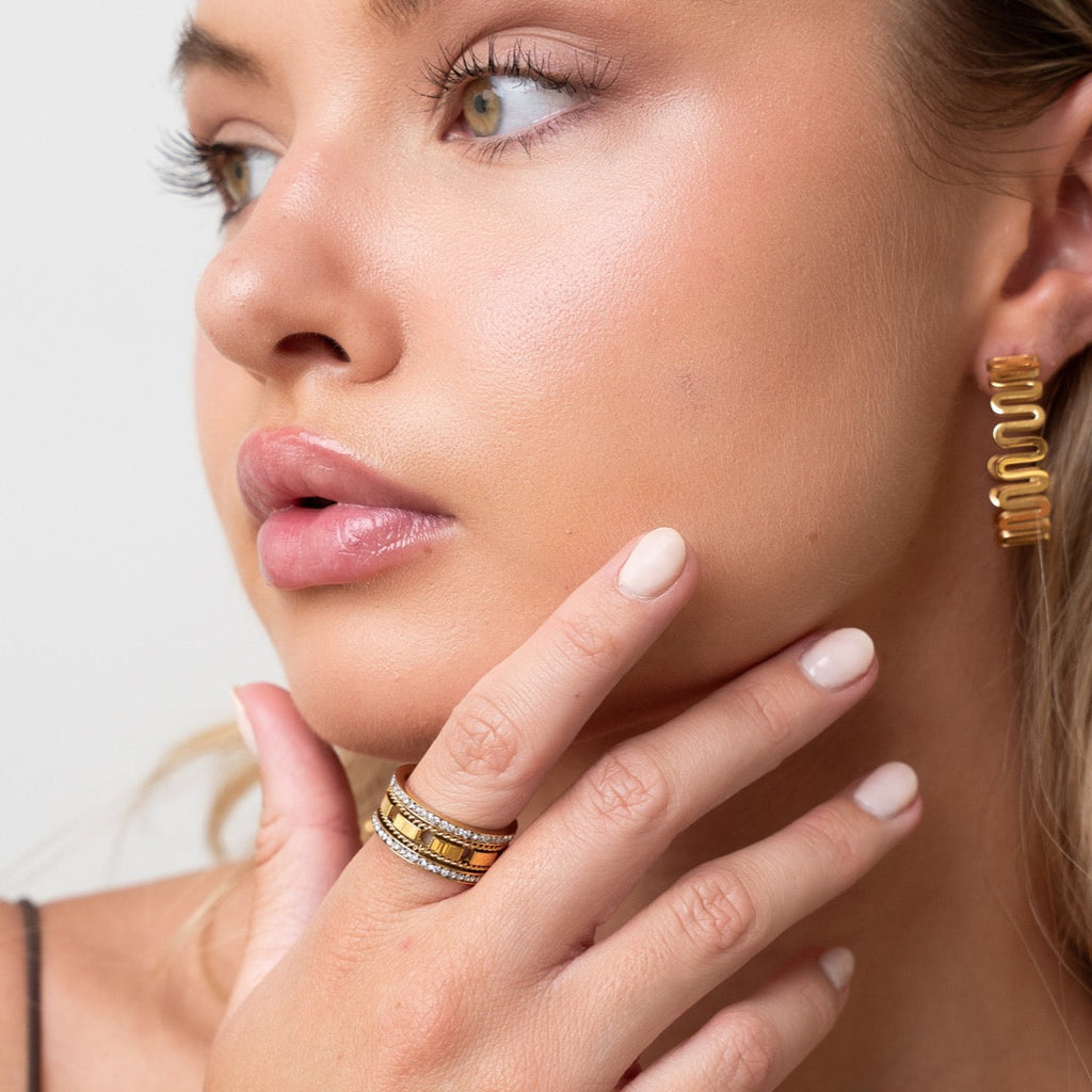 Brincos de Argola Onda Banhado a Ouro 18K