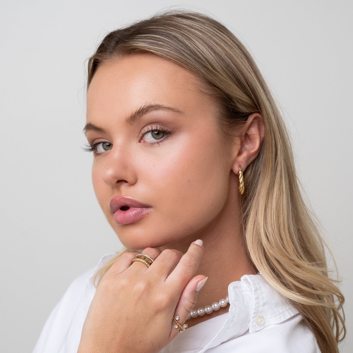 Brincos Argola Torcido Banhado a Ouro 18k