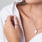 Colar Pingente Medalha com Zircônia