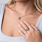 Colar Pingente Medalha com Zircônia