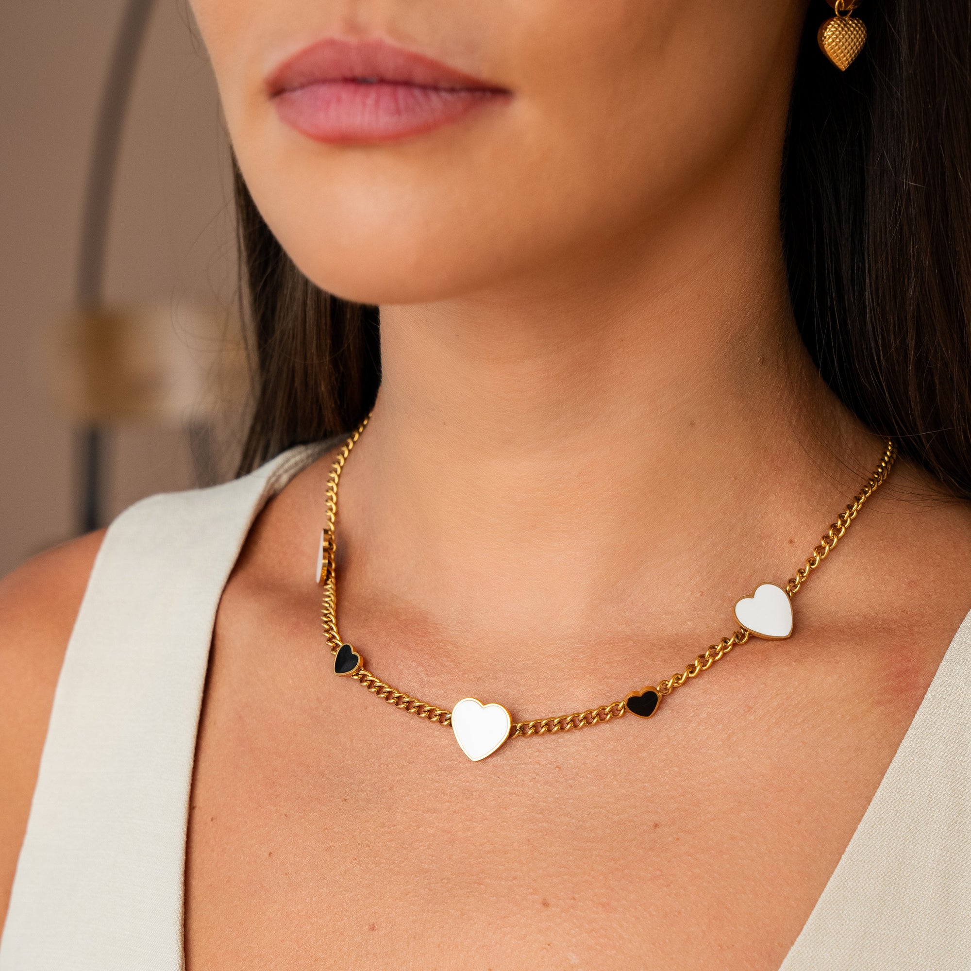 Colar com Corações Banhado a Ouro 18K