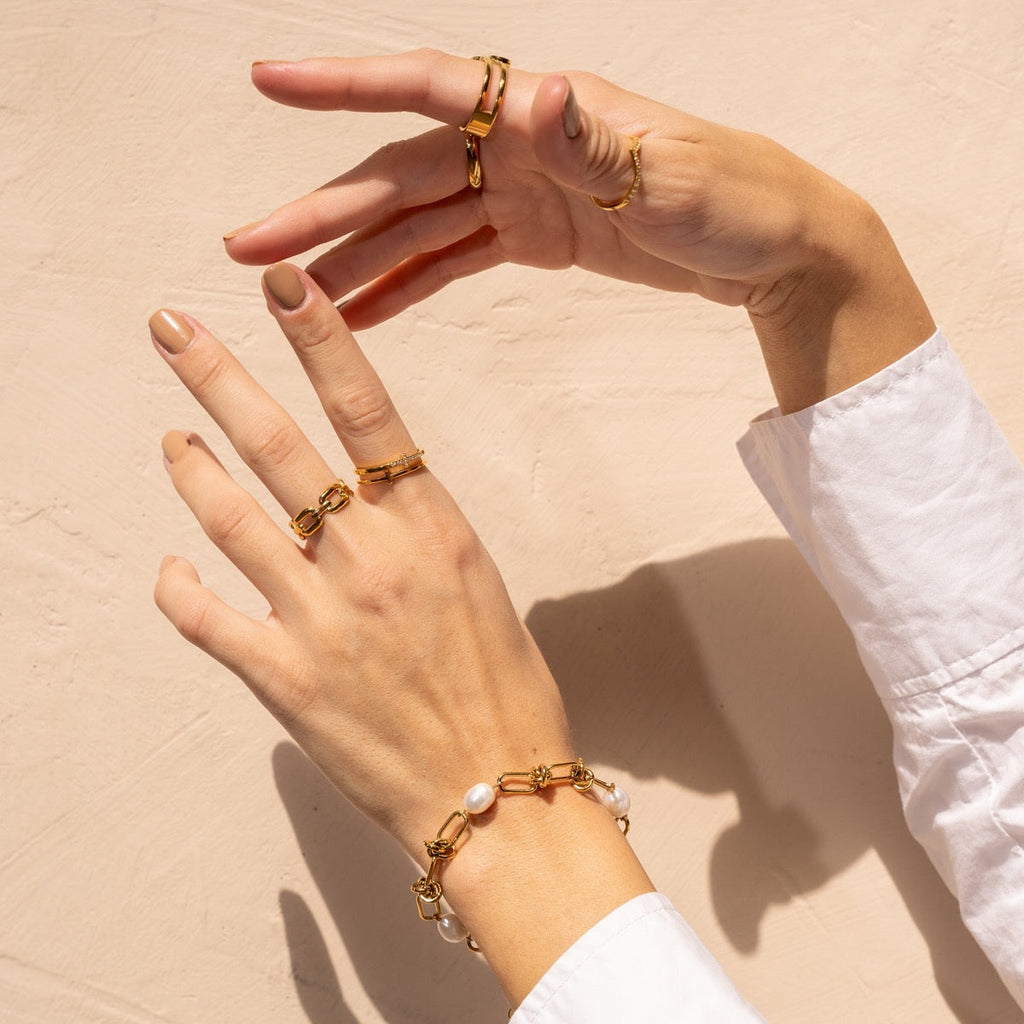 Pulseira Nó com Pérolas Banhado a Ouro 18k