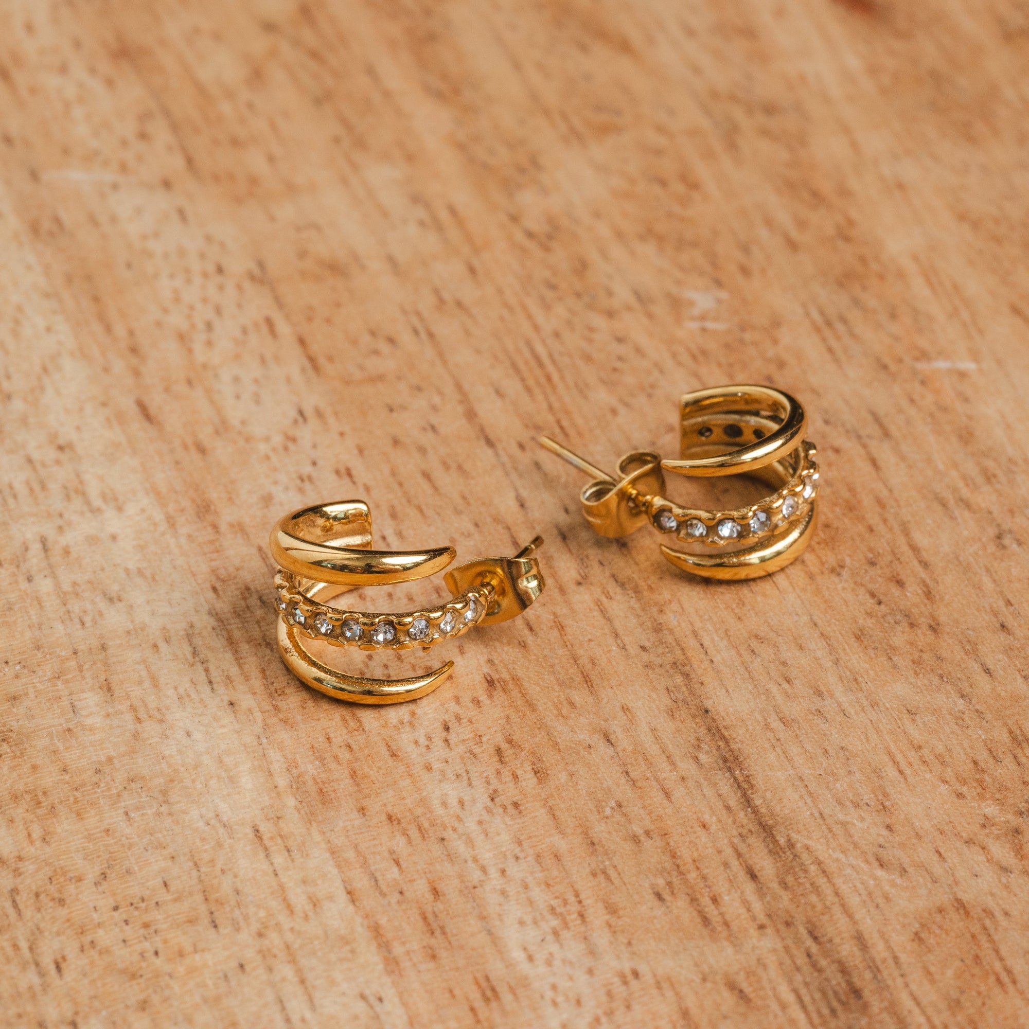 Brinco Argola Trilha com Zircônia Banhado a Ouro 18K