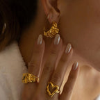 Brinco Meia Argola Irregular Banhado a Ouro 18k