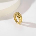 Anel Concha Banhado a Ouro 18k