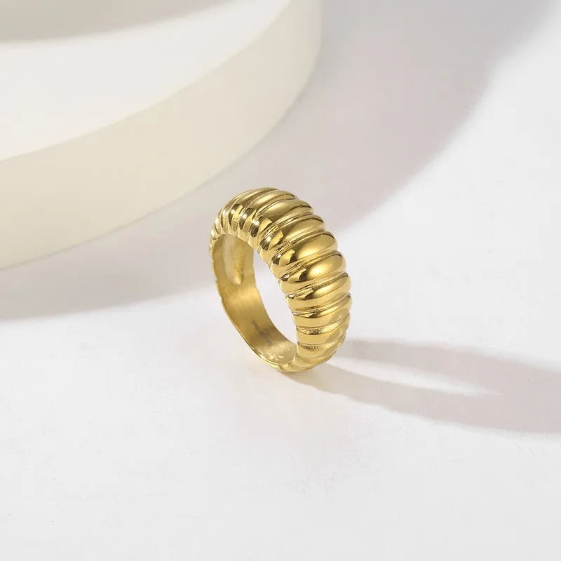 Anel Concha Banhado a Ouro 18k