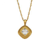 Colar Dourado com Pingente Pedra de Zircônia