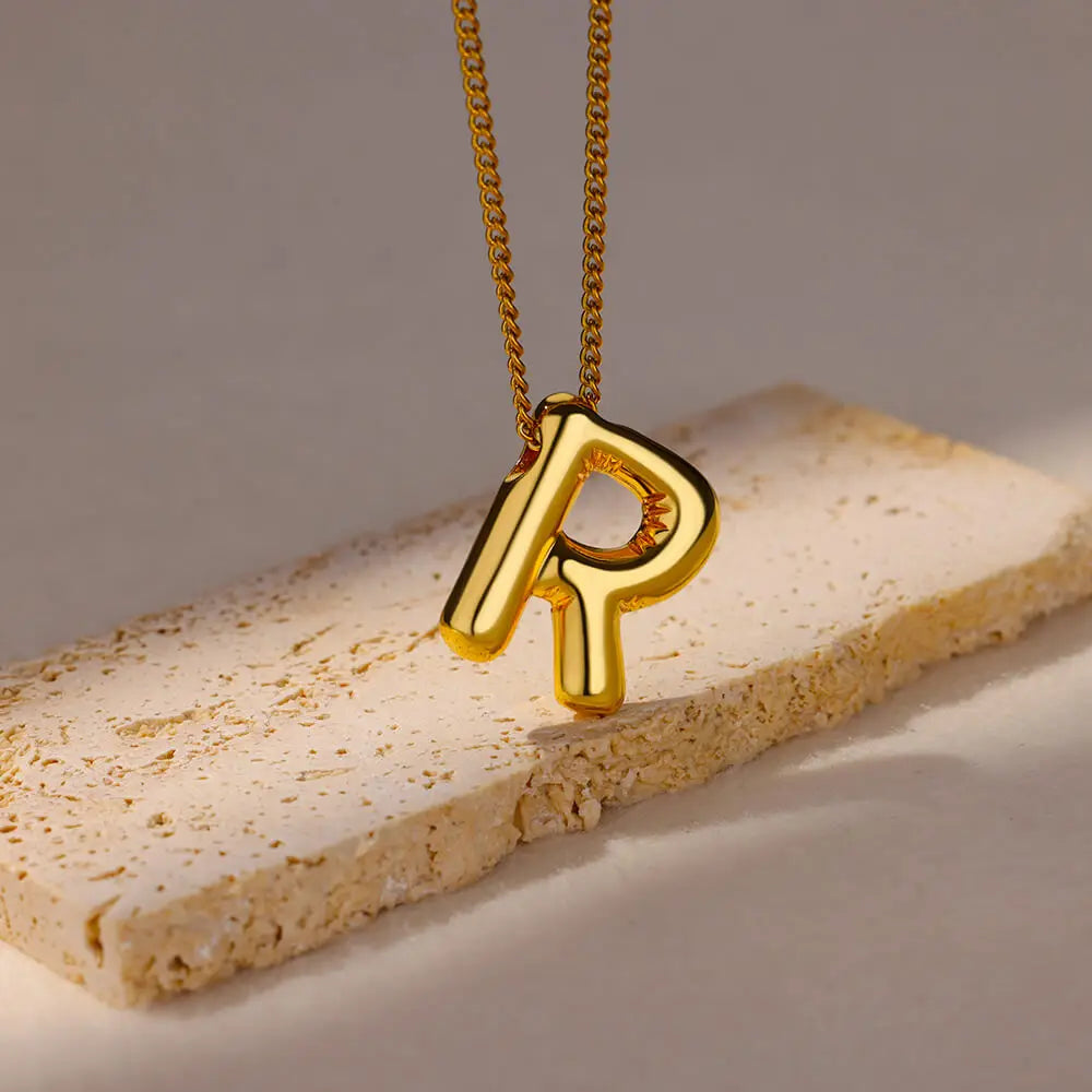 Colar Inicial Letra Formato Balão Banhado a Ouro 18k