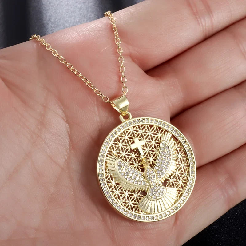 Colar Pingente Espirito Santo com Zircônia