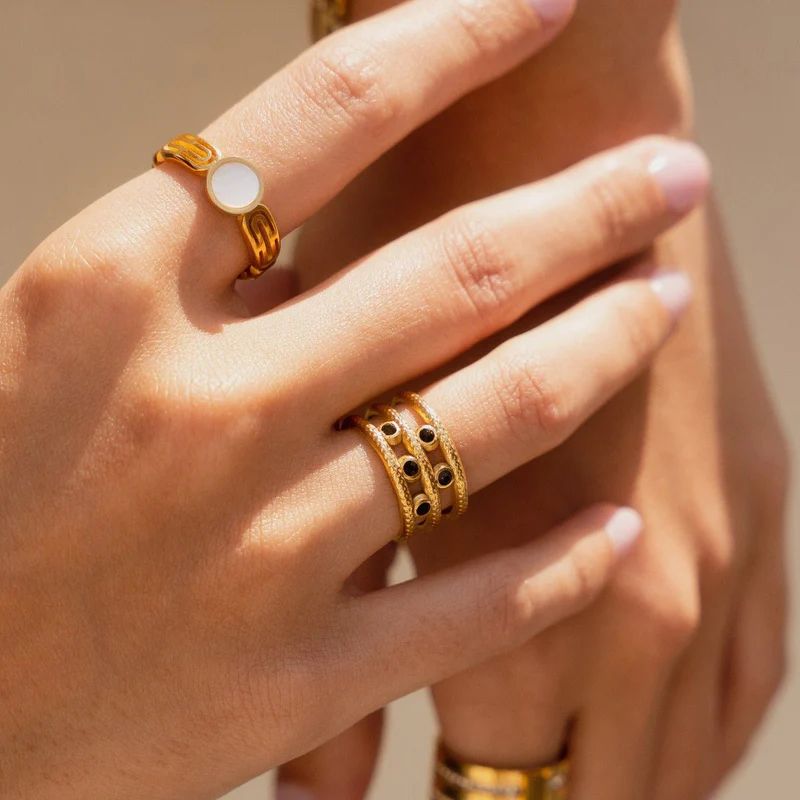 Anel Minimalista Athena Banhado a Ouro 18k