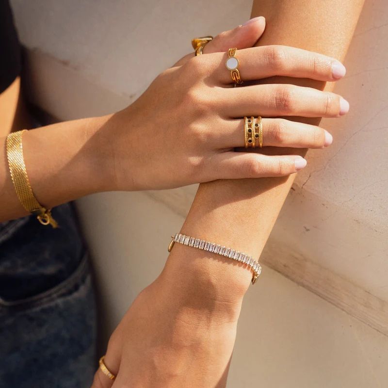 Anel Minimalista Athena Banhado a Ouro 18k