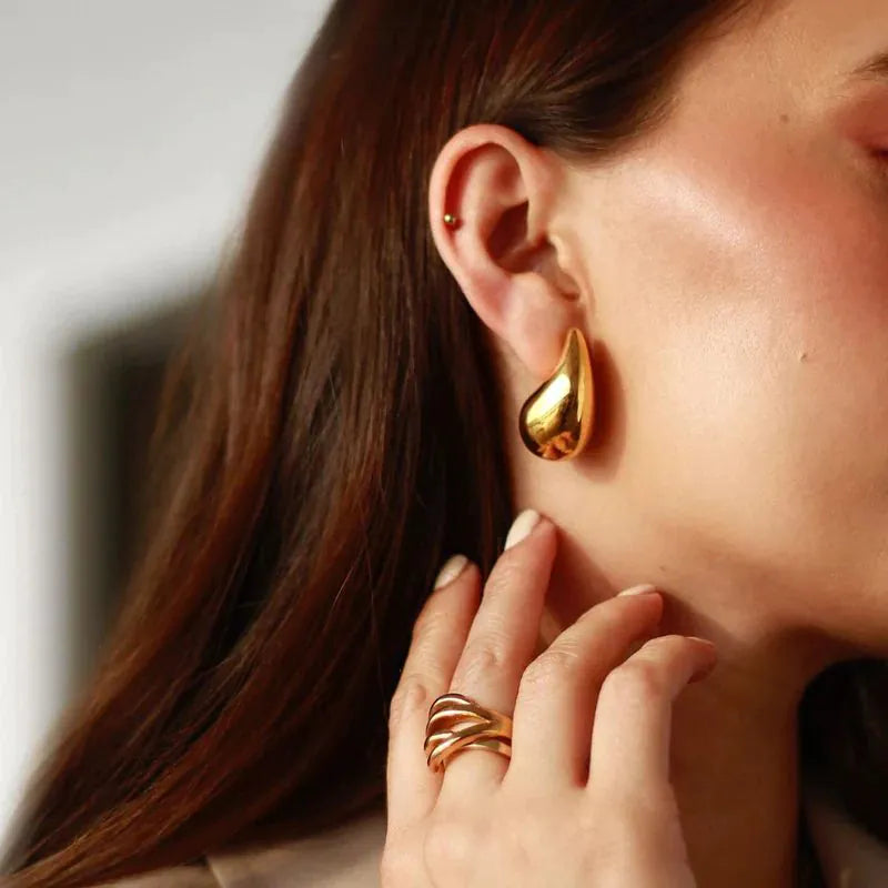Brinco Gota Dourada Banhado a Ouro 18K