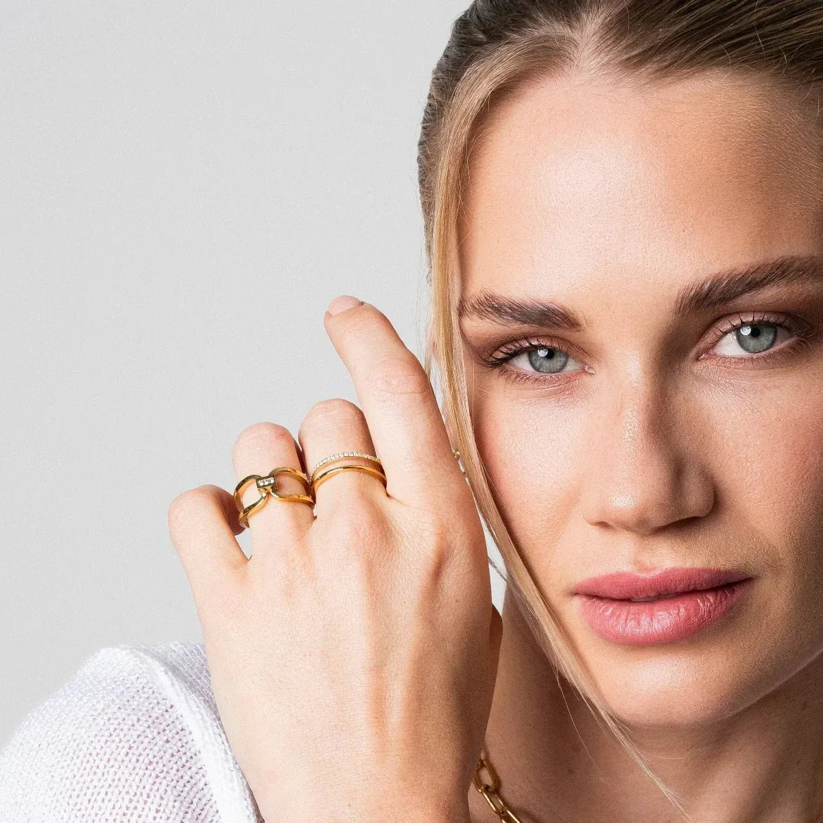 Anel Lunara com Zircônia Banhado a Ouro 18K