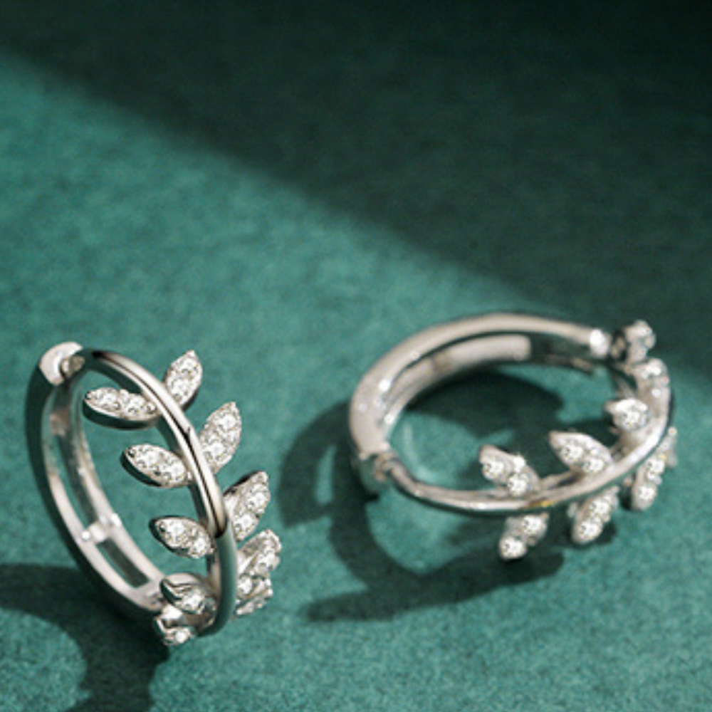 Argola Folhas com Zircônia